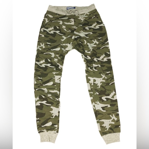 RB lightweight Camo Jogger

Color: Green

Style 8397A - Picture 1 of 2